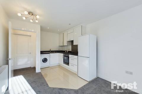 1 bedroom apartment for sale, Hanover Close, Ashford, Surrey, TW15