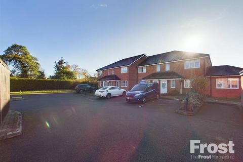 2 Hanover Close, Ashford, TW15 3FG