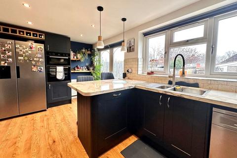 3 bedroom terraced house for sale, Howard Road, Solihull, West Midlands, B92