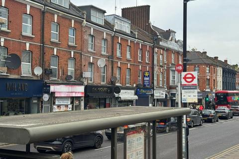 GREEN LANES, London, London