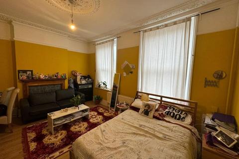 1 bedroom flat for sale, GREEN LANES, London, London