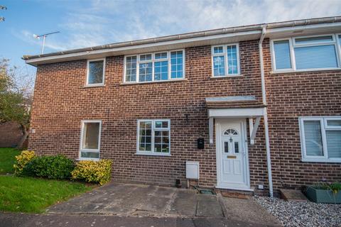 3 bedroom end of terrace house for sale, Begonia Close, Chelmsford