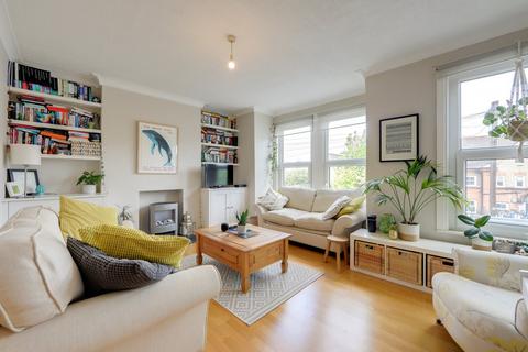 2 bedroom flat for sale, Leahurst Road, Hither Green, London, SE13