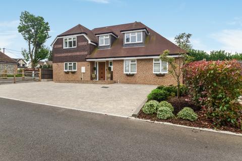 3 bedroom detached bungalow for sale, Blacksmiths Court, Bredhurst, Gillingham, ME7