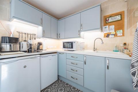 1 bedroom retirement property for sale, HOLLAND ROAD, Westcliff-On-Sea