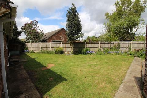 3 bedroom detached bungalow to rent, Bramley Crescent, Maidstone ME15