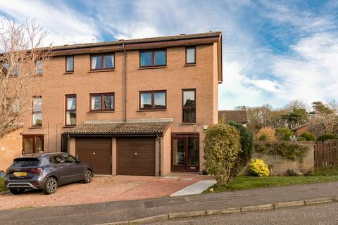 4 bedroom semi-detached villa for sale, 22  Woodfield Park