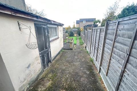 213 Dover Road, Northfleet, Gravesend, DA11 9QN