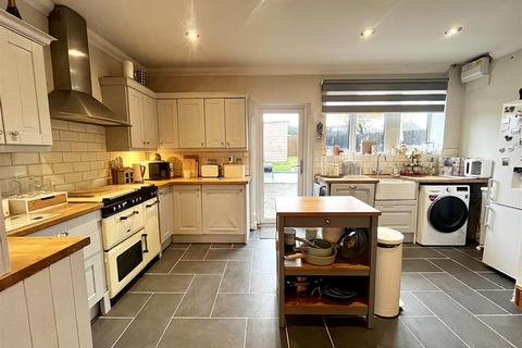 3 bedroom terraced house for sale, The Octagon, Chepstow NP16