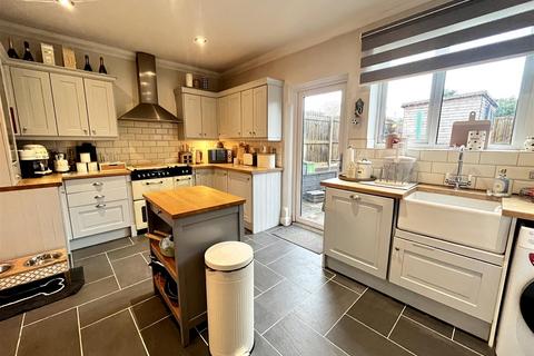 3 bedroom terraced house for sale, The Octagon, Chepstow NP16