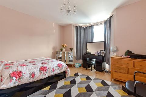 4 bedroom terraced house for sale, Park Road, Ilford, Essex