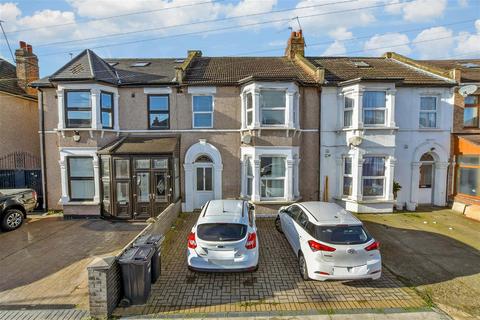 4 bedroom terraced house for sale, Park Road, Ilford, Essex