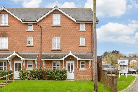 2 bedroom ground floor flat for sale, Framfield Road, Uckfield, East Sussex