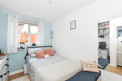 2 bedroom ground floor flat for sale, Framfield Road, Uckfield, East Sussex