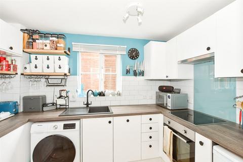 2 bedroom ground floor flat for sale, Framfield Road, Uckfield, East Sussex