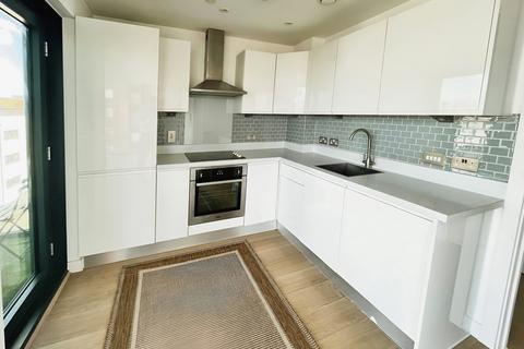 2 bedroom apartment to rent, The Hawkins Tower, Ocean Village SO14