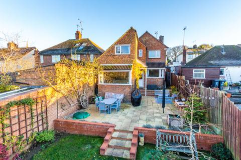 4 bedroom detached house for sale, St. Marys Avenue, Rushden NN10