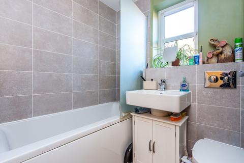 2 Blackberry Close, Higham Ferrers, Rushden, NN10 8FJ