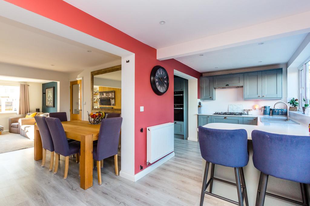 Kitchen/Dining Area