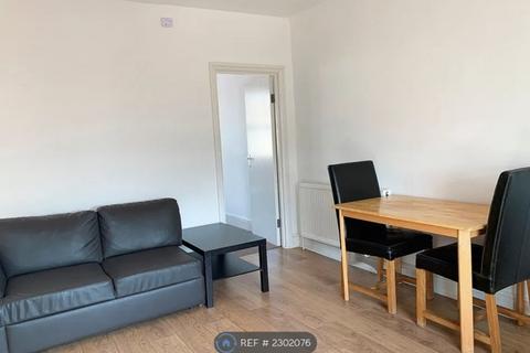 2 bedroom flat to rent, Kingsland High Street, London E8