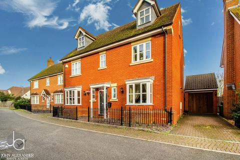 5 bedroom detached house for sale, The Orchard, Heybridge