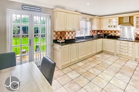 5 bedroom detached house for sale, The Orchard, Heybridge