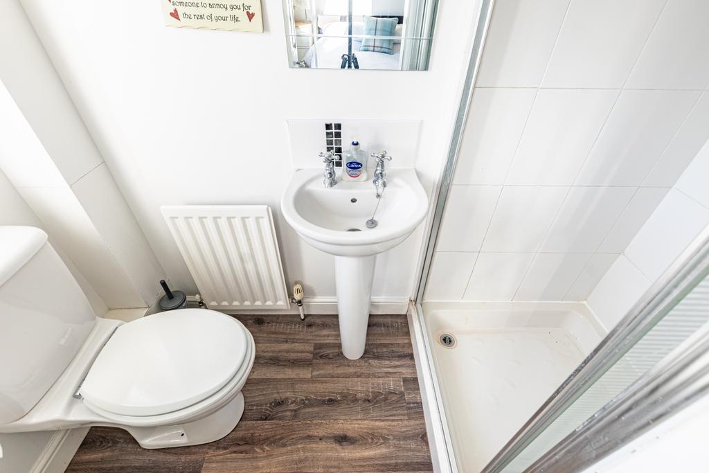 Bedroom1ensuite