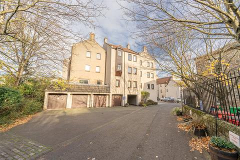 14/11 Sandport, Edinburgh, EH6 6PL