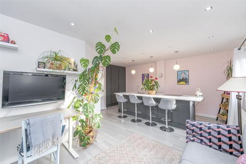 14/11 Sandport, Edinburgh, EH6 6PL