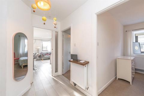 14/11 Sandport, Edinburgh, EH6 6PL