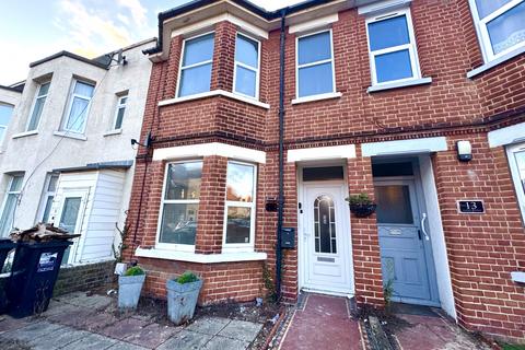 3 bedroom terraced house to rent, Sussex Avenue, Margate