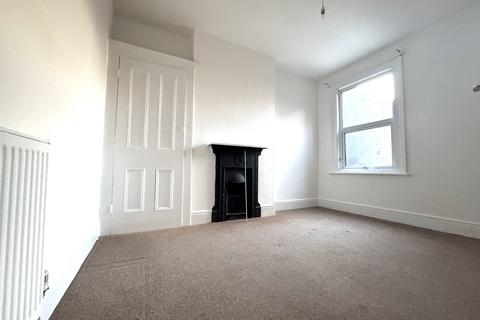 3 bedroom terraced house to rent, Sussex Avenue, Margate