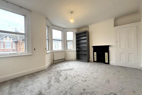 3 bedroom terraced house to rent, Sussex Avenue, Margate