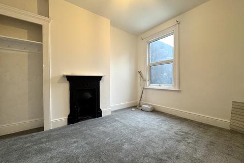 3 bedroom terraced house to rent, Sussex Avenue, Margate