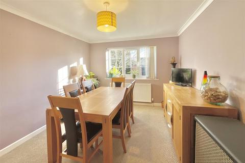 3 bedroom semi-detached house for sale, Cranhams lane, Cirencester