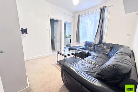 3 bedroom maisonette to rent, Boyd Road, London SW19