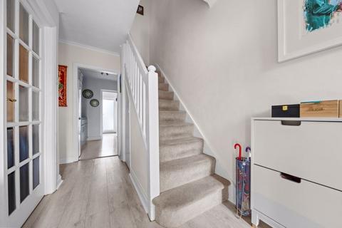 67 Idmiston Square, Worcester Park, KT4 7SX