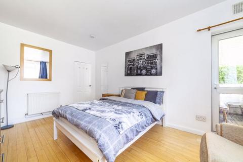 3 bedroom apartment for sale, Darlan Road, Fulham, London