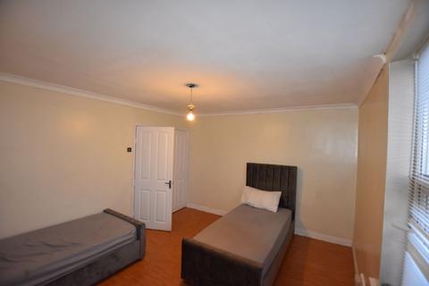 3 bedroom property to rent, Mansfield Road, Nottingham