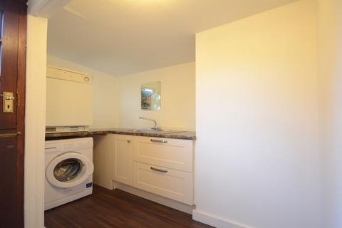 2 bedroom semi-detached house to rent, Bracknell Close