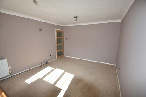 2 bedroom flat to rent, Balaclava Road, Southampton SO18