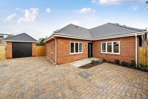 3 bedroom bungalow for sale, St. Cuthberts Lane, Locks Heath, Southampton, Hampshire, SO31