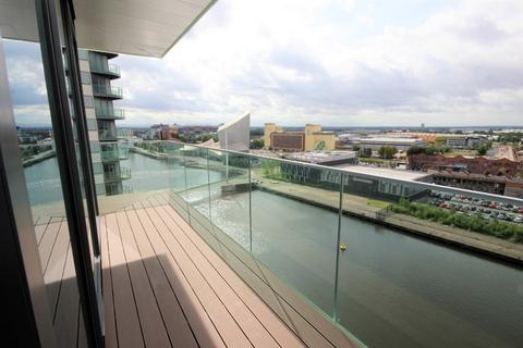 3 bedroom apartment for sale, The Lightbox, Salford Quays M50