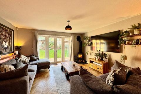 3 bedroom detached house for sale, Leigh Woods Place, Silsoe, Bedfordshire, MK45 4QF