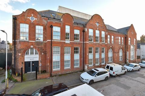 2 bedroom flat for sale, Trinity Square, Margate, Kent