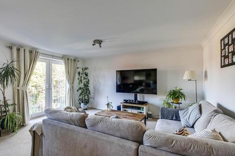 3 bedroom maisonette for sale, Station Road, Warlingham, Surrey, CR3 0EP