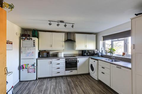 3 bedroom maisonette for sale, Station Road, Warlingham, Surrey, CR3 0EP