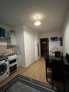 2 bedroom flat to rent, Stoke Newington High Street, London N16