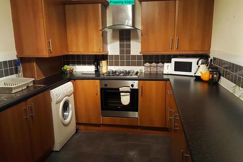 3 bedroom terraced house to rent, Makin Street, Liverpool, L4 5QE