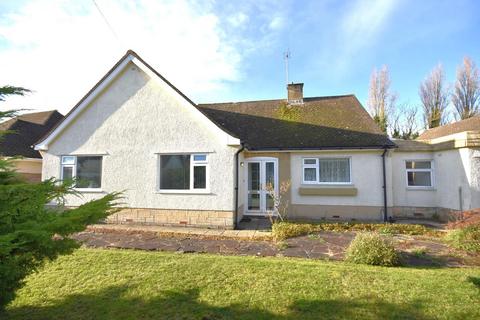 3 bedroom detached bungalow to rent, Charteris Close, Penarth, CF64 5RT